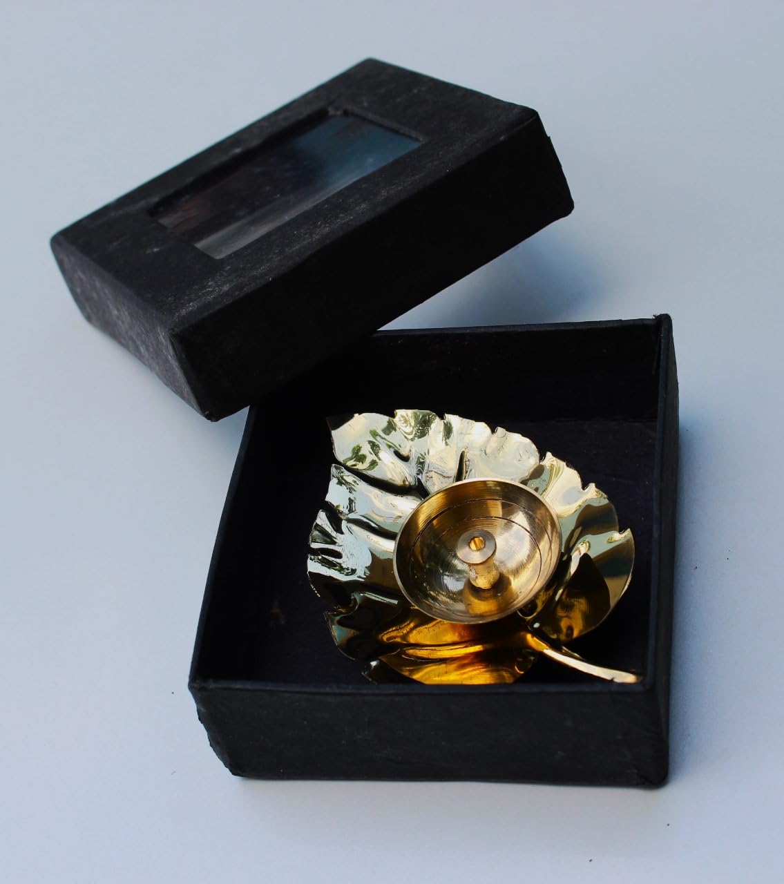 Gold Decorative Pure Brass Gold Leaf Candle Holder With Black Gift Box For Enhancing Home and Table Decor